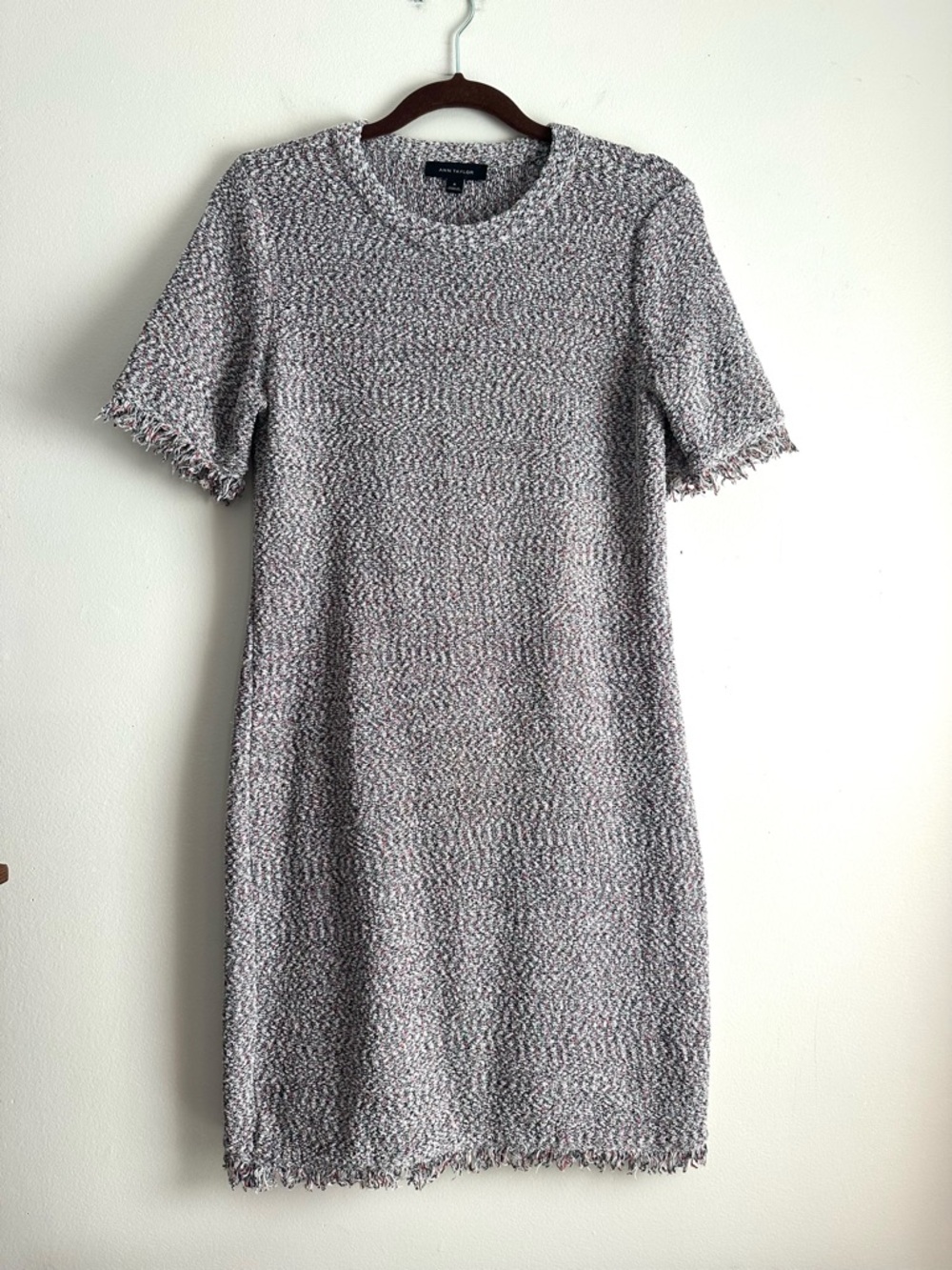 Ann‎ Taylor • Knit Multicolor Fringe Short Sleeve Dress